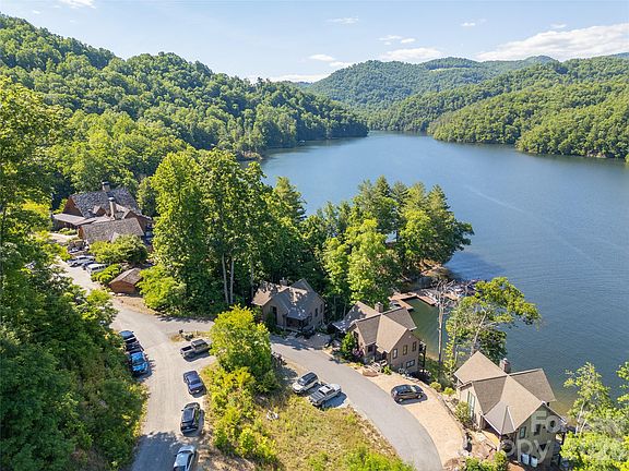 5th image of 561 Harbor Ridge Dr