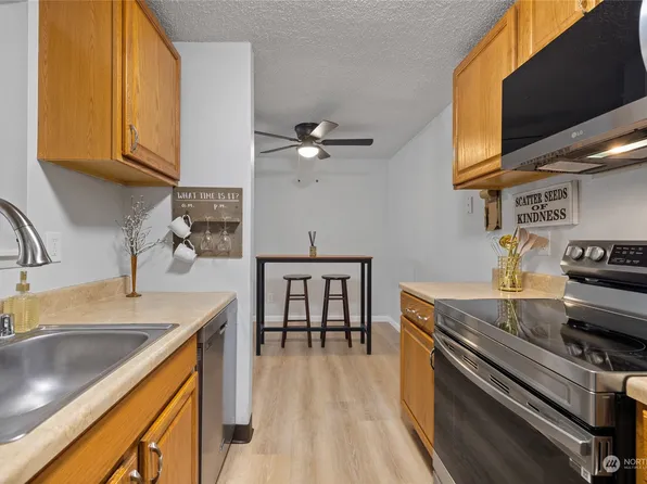 4501 Grandview Drive W #T320, Tacoma, WA 98466