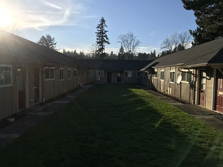 166-Gerth Apartments — Photo 14