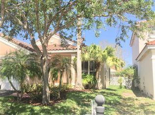 665 Falling Water Rd, Fort Lauderdale, FL 33326