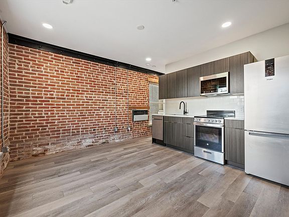 5th image of 1440 N Clarkson St #102
