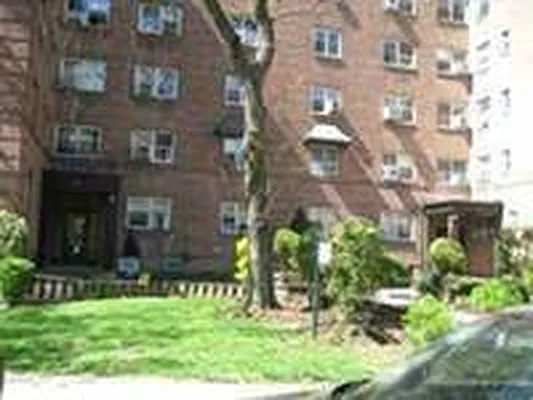 Rented by Contact Realty | media 49