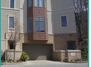 2017 Villa Carabelli Dr, Cleveland, OH 44106