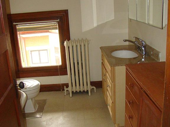 3rd image of 117 Wallace Ave APT 10