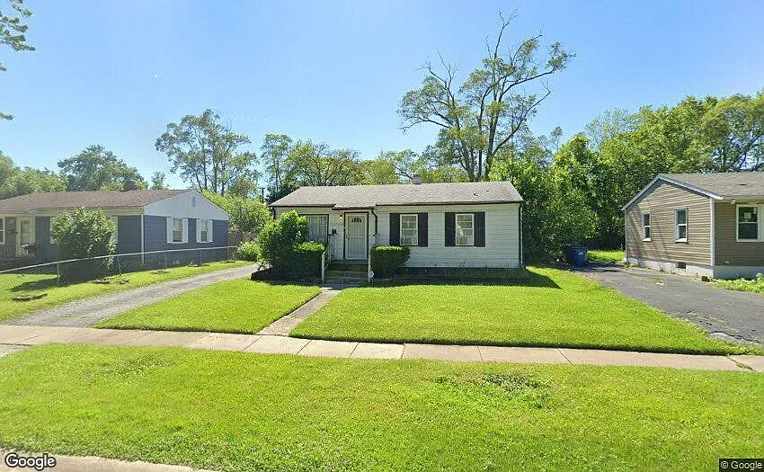 22200 Clyde Ave photo 1