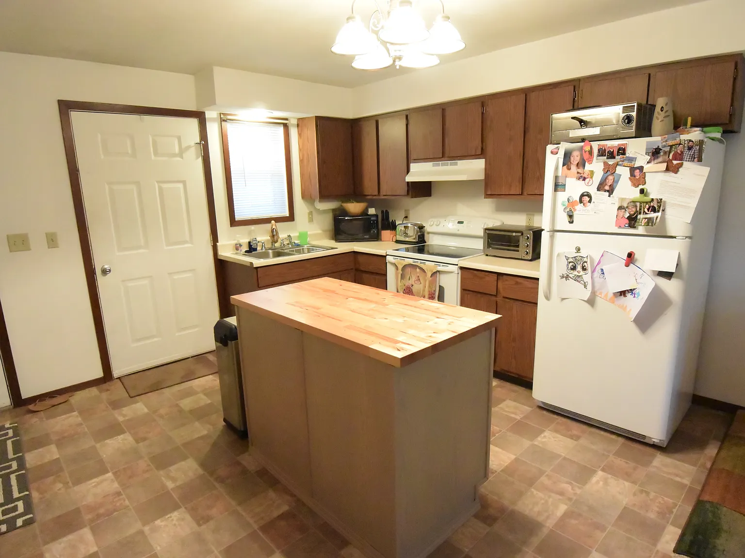 206 - 208 Curtis Avenue - 208 — Photo 4
