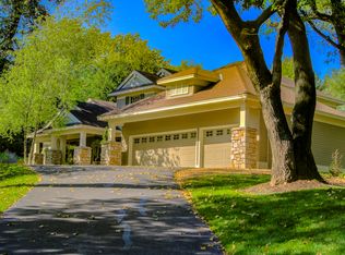 2421 Sunset Ct, Little Canada, MN 55117