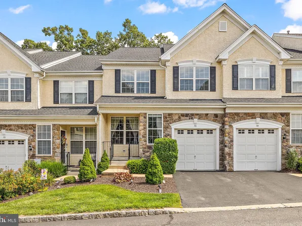 76 Longview Ln, Newtown Square, PA 19073