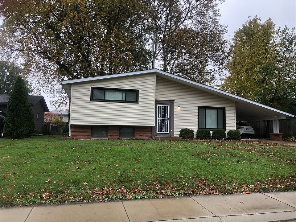 2nd image of 36 Marian Ln