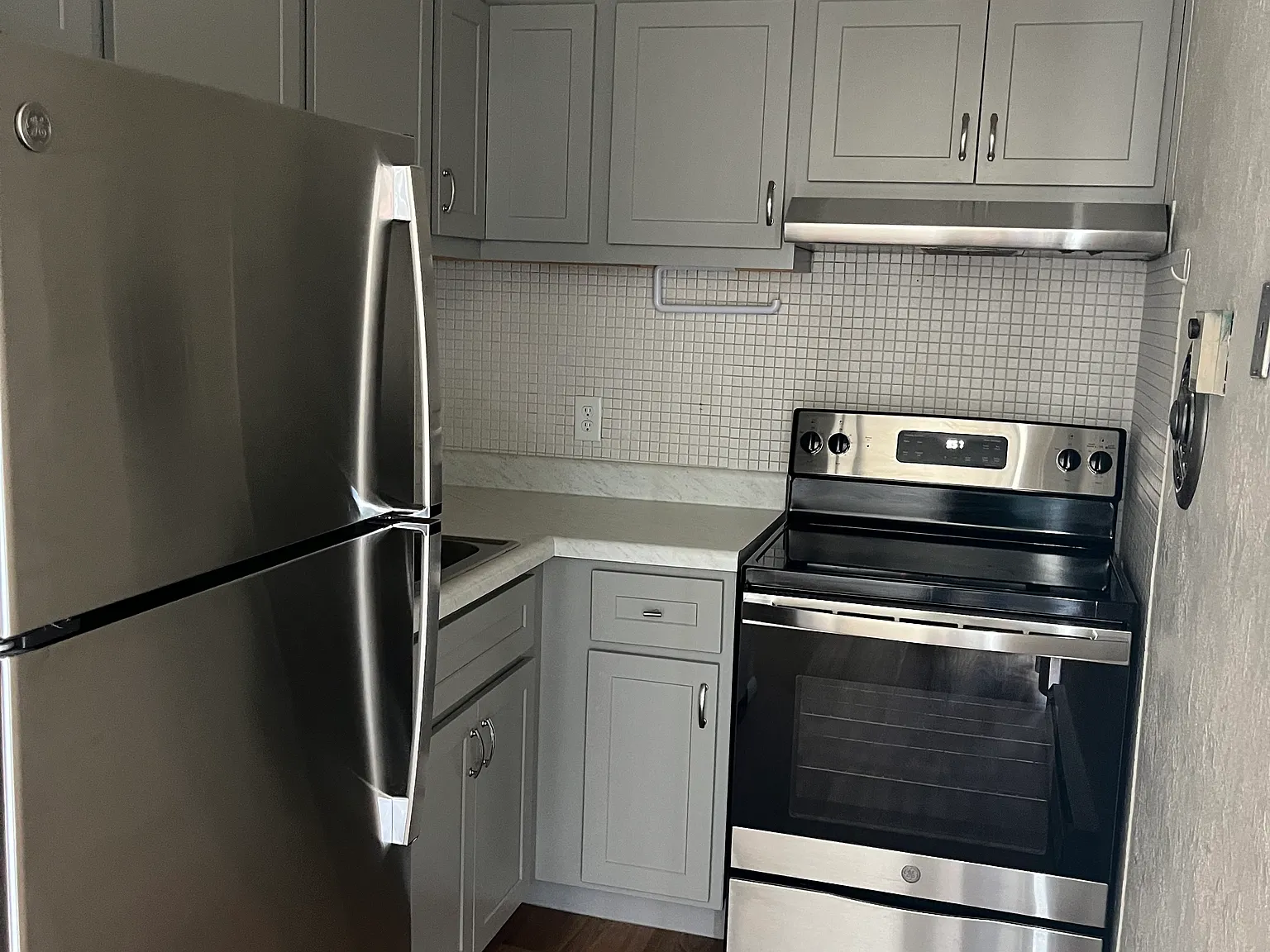 4236 W Pine Boulevard — Photo 3