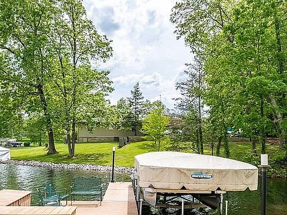 2nd image of 9567 Kelly Ct