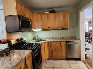 135 Division St APT 2, Saratoga Springs, NY 12866