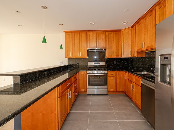 3rd image of 1525 Ocean Ave APT C