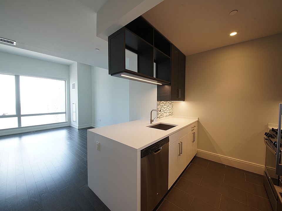 1st image of 555 10th Ave APT 21H