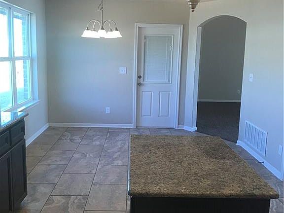 4th image of 309 Boxer St