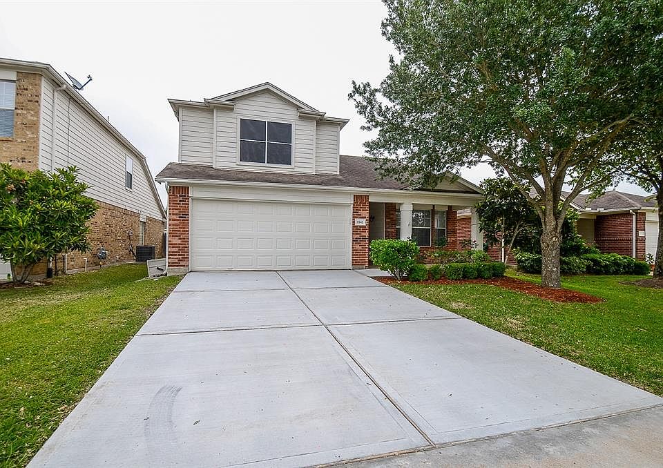 Curb appeal galore! Immaculate landscaping and mature trees give this charming home a welcoming feel from the moment you pull up! Recently painted!!