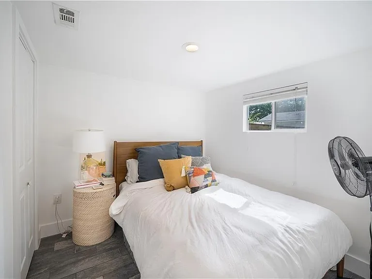 1119 Gunter St #B — Photo 6