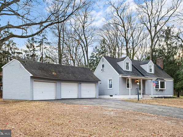 12 Gumwood Dr, Wilmington, DE 19803