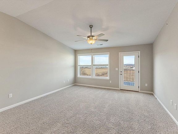5th image of 437 Bethpage Way
