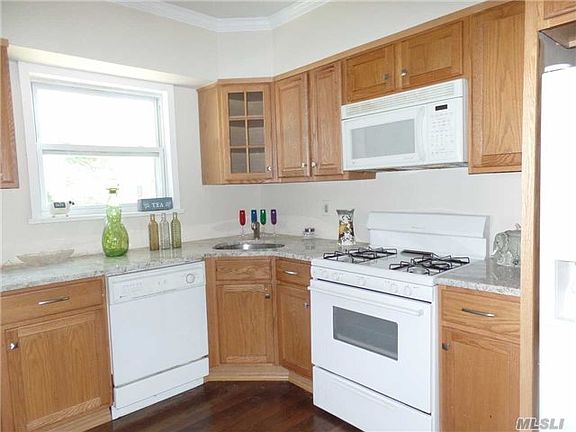 4th image of 277 Louis Ave