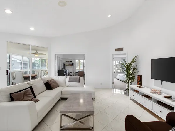 7485 Glendevon Lane #1105, Delray Beach, FL 33446