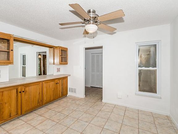 3rd image of 1389 Harbor Lake Dr