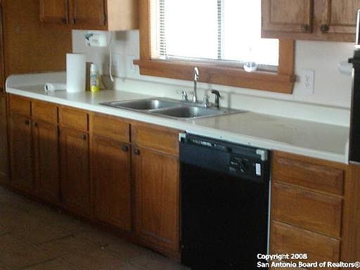 4th image of 204 Pecan Dr NE
