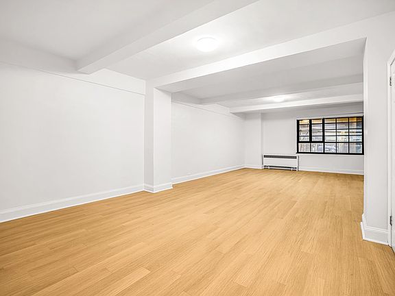 5th image of 310 E 44th St APT 224