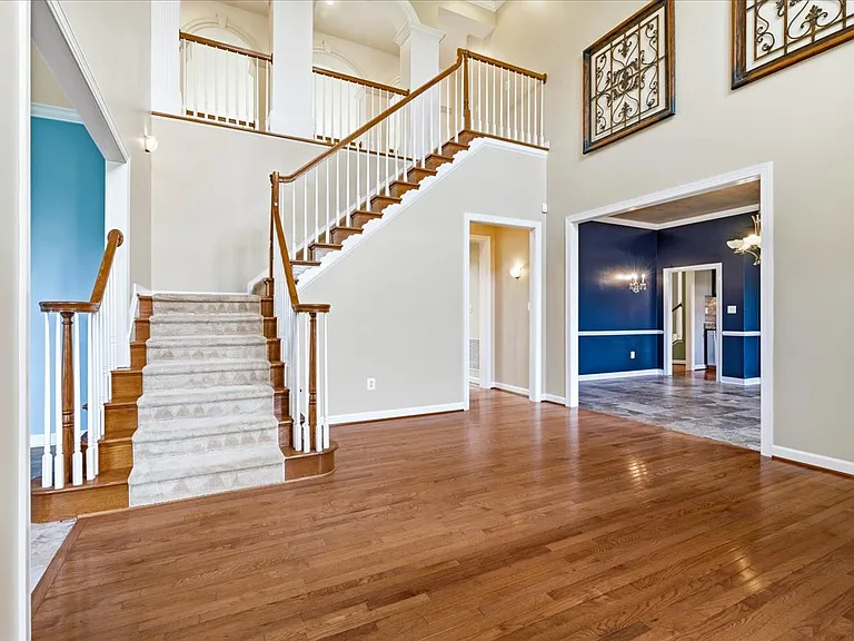 Spacious foyer