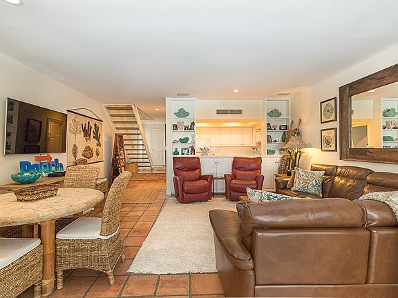 5th image of 111 Johns Island Dr