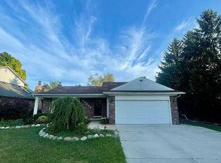43807 Oakbrook Rd, Canton, MI 48187
