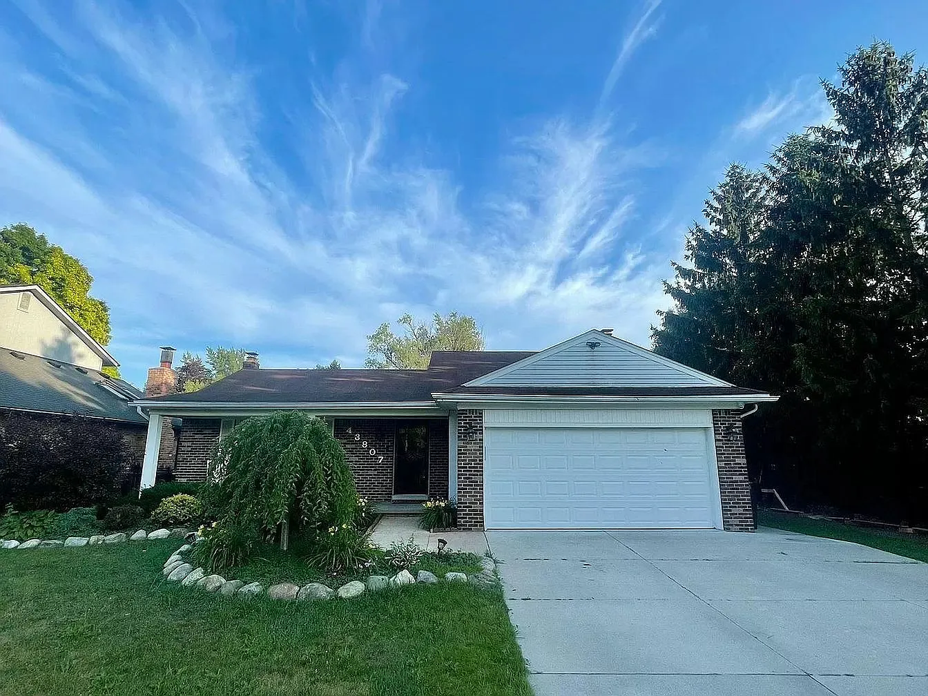 43807 Oakbrook Rd photo 1