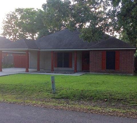3rd image of 706 Bergerie St