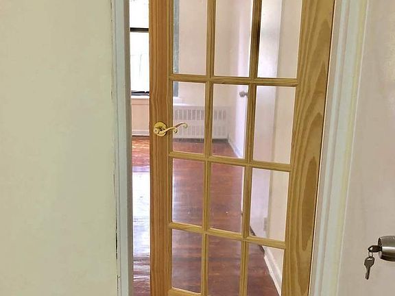 4th image of 505 Columbus Ave APT 3E