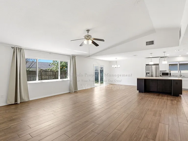 7326 Wethersfield Dr — Photo 3