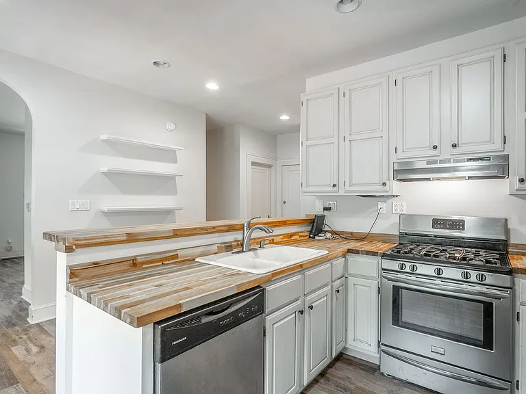 1300 Riverview Rd — Photo 17