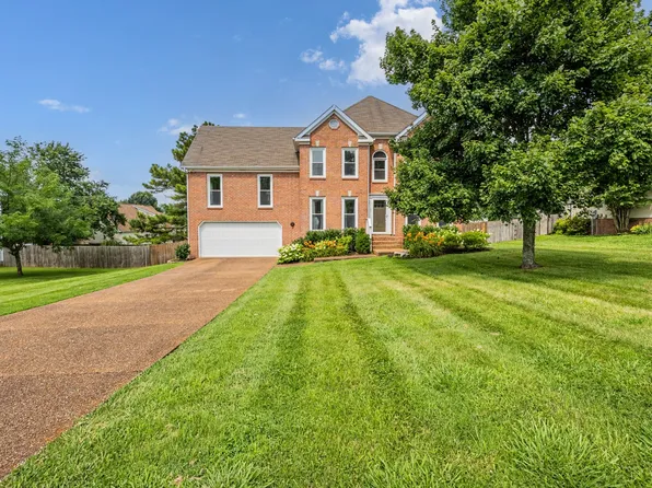 2795 Iroquois Dr, Thompsons Station, TN 37179