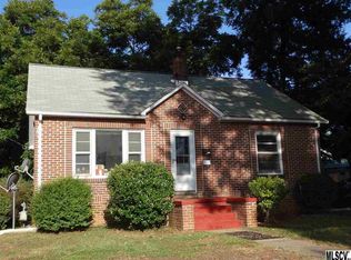 917 12th St NE, Hickory, NC 28601