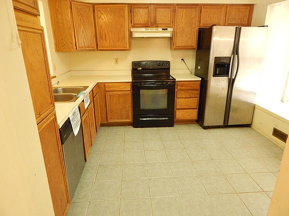 3rd image of 1607 Winding Brook Way