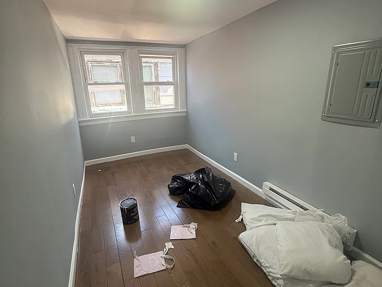 75 N Munn Ave #3L — Photo 4