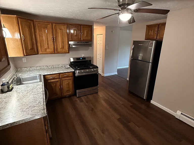 1081 Blue Hills Ave #B — Photo 2