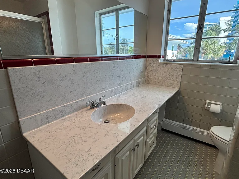 500 S Beach St #B3 — Photo 12