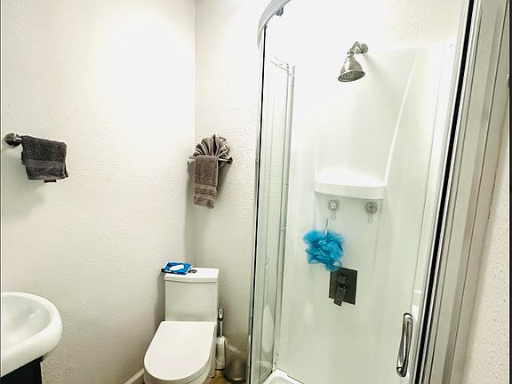 5th image of 1204 E Lambright St