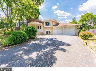 4 Strathmore Dr, Cherry Hill, NJ 08003