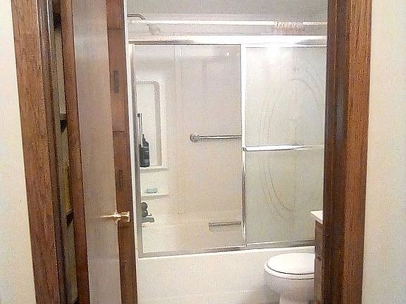 Bathroom pic1