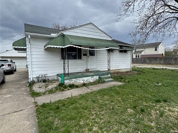 2nd image of 2371 Winwood Ave