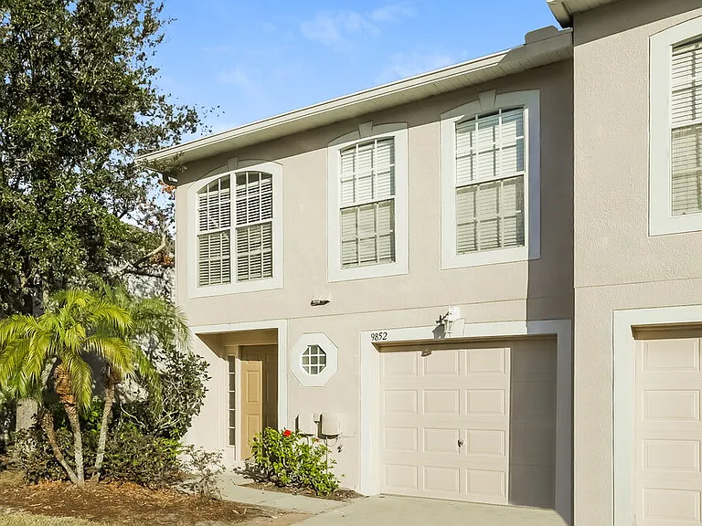 9852 Ashburn Lake Dr — Photo 4