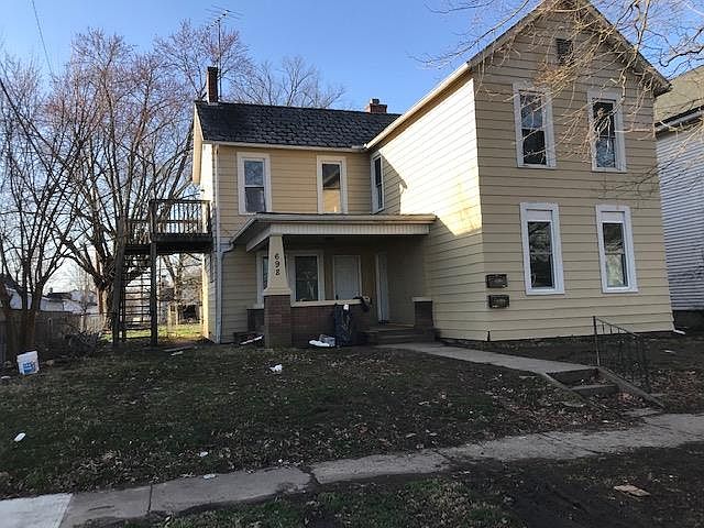 1st image of 698 E 2nd St