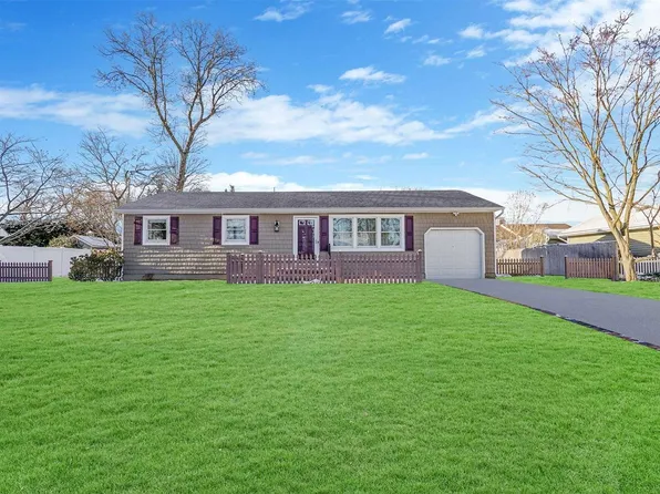 57 Tillotson Avenue, Saint James, NY 11780