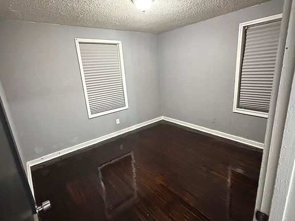 4th image of 2152 Shannon Ave